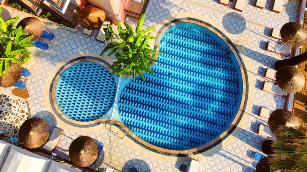 The swimming pool at or close to Maria's Beach Apartments