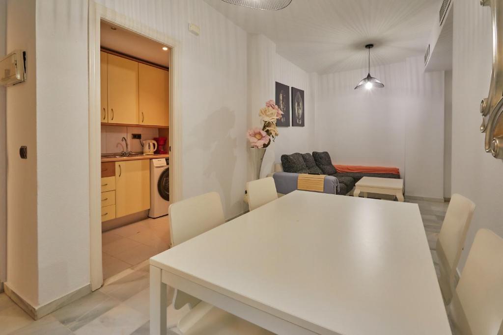Kuchyňa alebo kuchynka v ubytovaní TWO BEDROOMS Leonor Dávalos