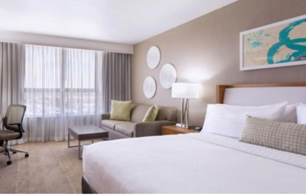 Holiday Inn Miami West - Airport Area, an IHG Hotel - Habitación King Estándar Con Bañera Accesible - Acceso De Movilidad