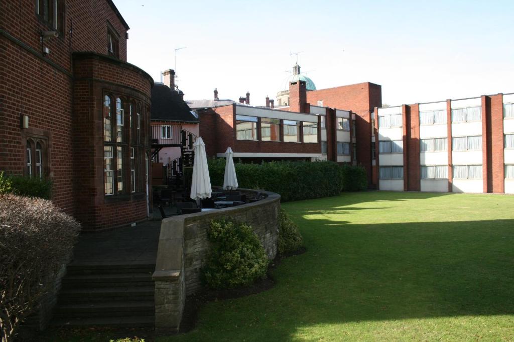 Best Western Plough and Harrow Hotel - Resim 25