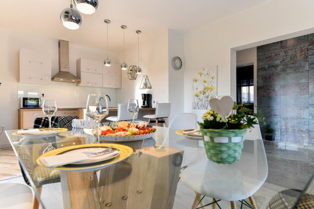 Kuchyňa alebo kuchynka v ubytovaní Luxurious Villa Natali