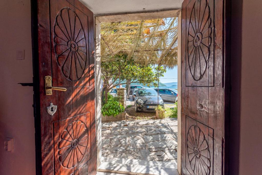 Fotografie z fotogalerie ubytování Charming Bohemian house in Perast v destinaci Perast