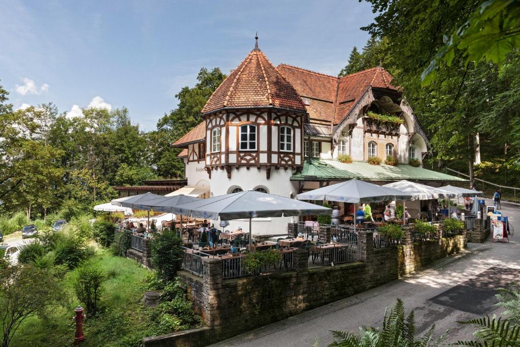 Сад в Schlossrestaurant Neuschwanstein