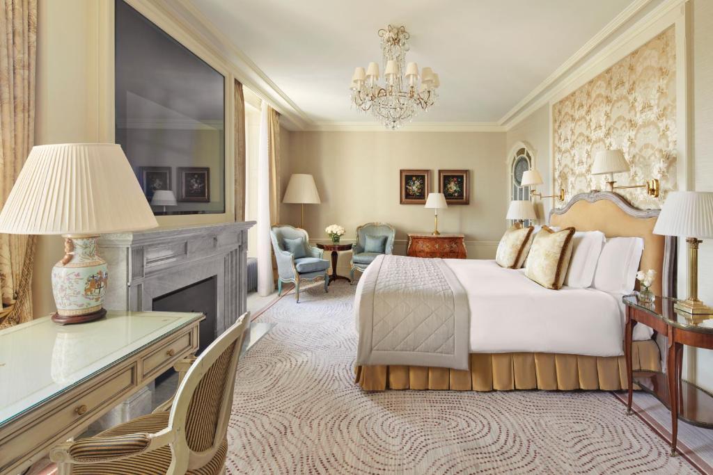 Postel nebo postele na pokoji v ubytování Beau-Rivage Genève