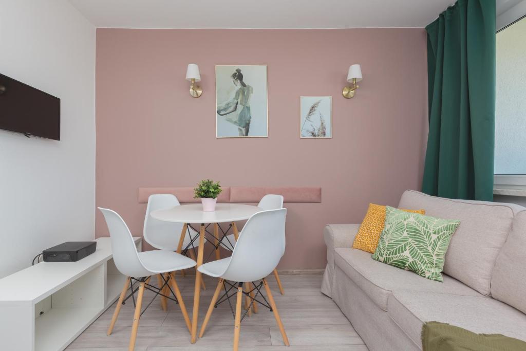 Posedenie v ubytovaní Apartaments Solec 79 by Noclegi Renters