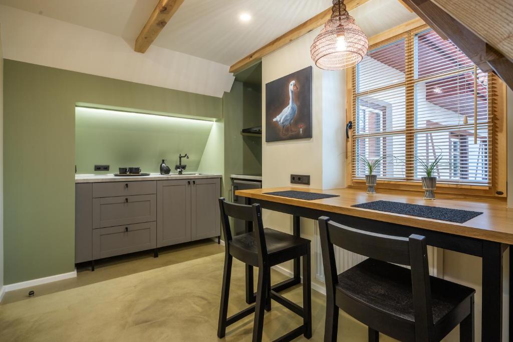 B2 Apartments - One-Bedroom Apartment