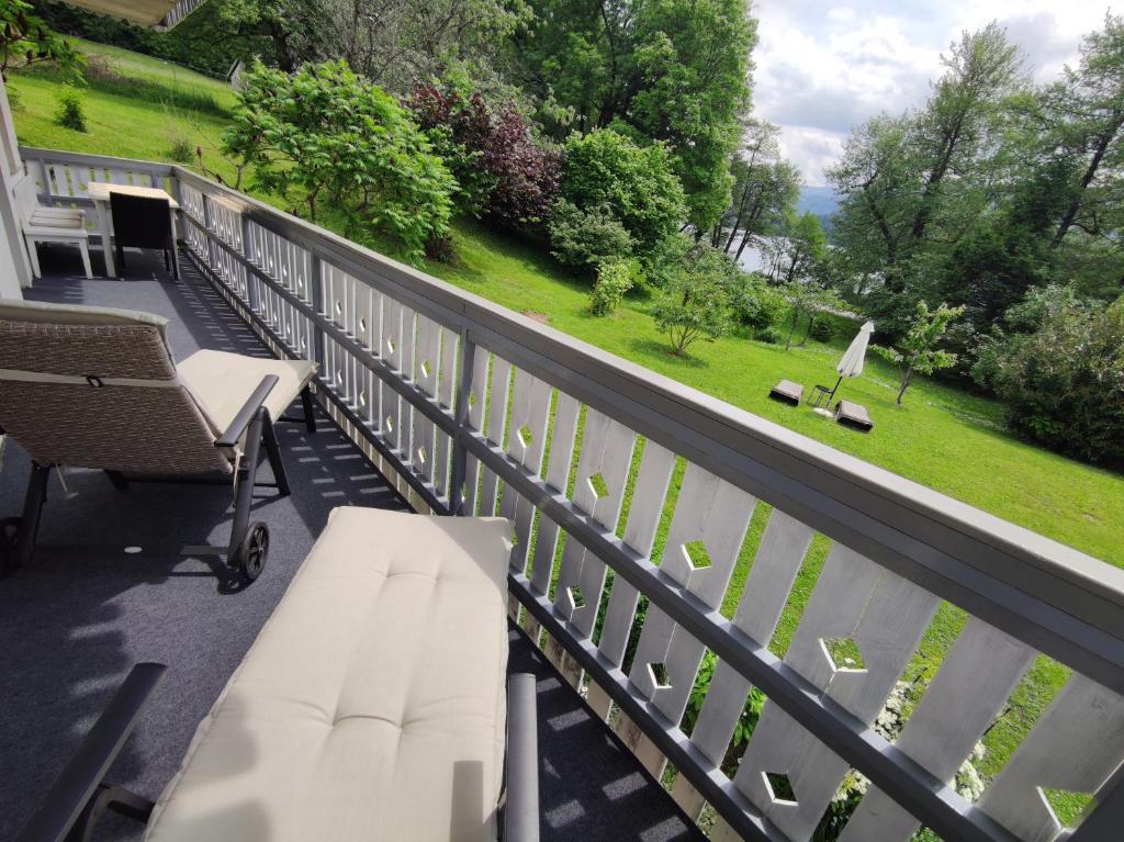 Balkón nebo terasa v ubytování Lake House Sebanc