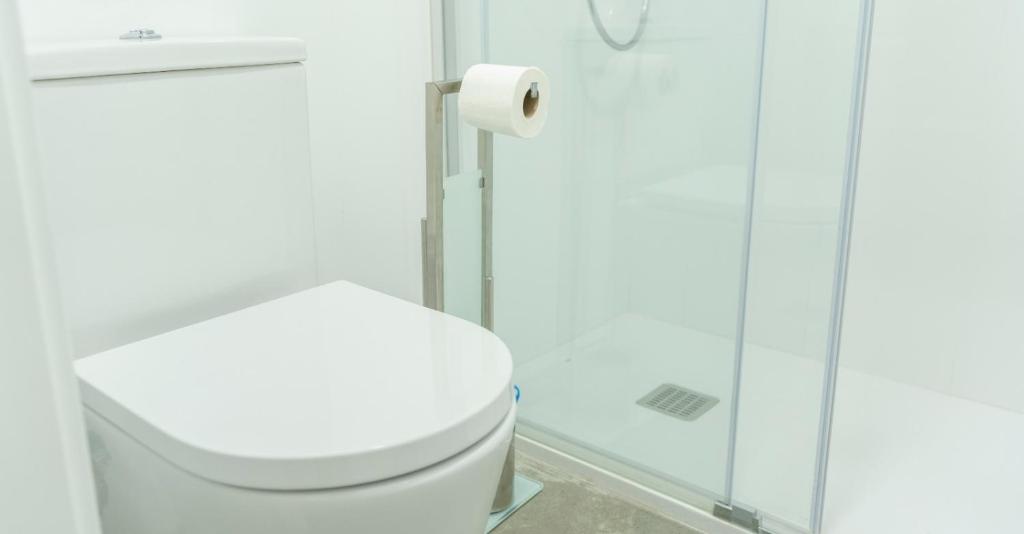 A bathroom at SanTelmo27A