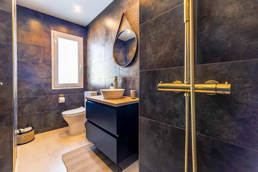 Koupelna v ubytování 64-Luxury Villa with Jacuzzi & Pool in Mijas!