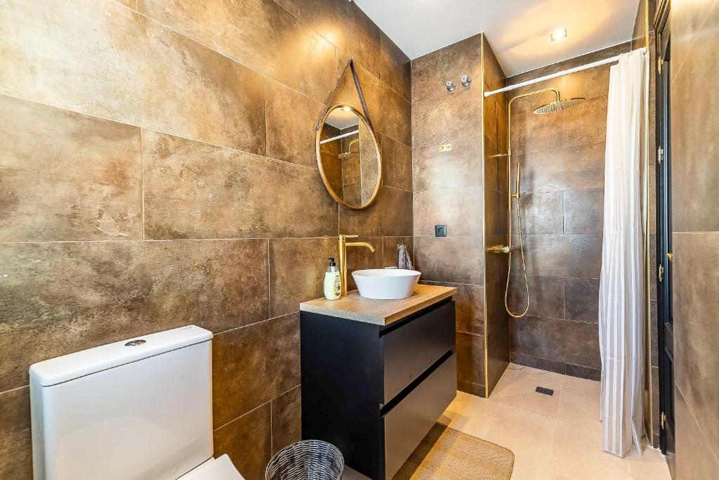 Koupelna v ubytování 64-Luxury Villa with Jacuzzi & Pool in Mijas!