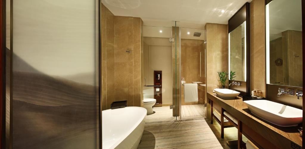 HUALUXE Wuxi Taihu - Suite Lit King-Size - Accès Au Salon