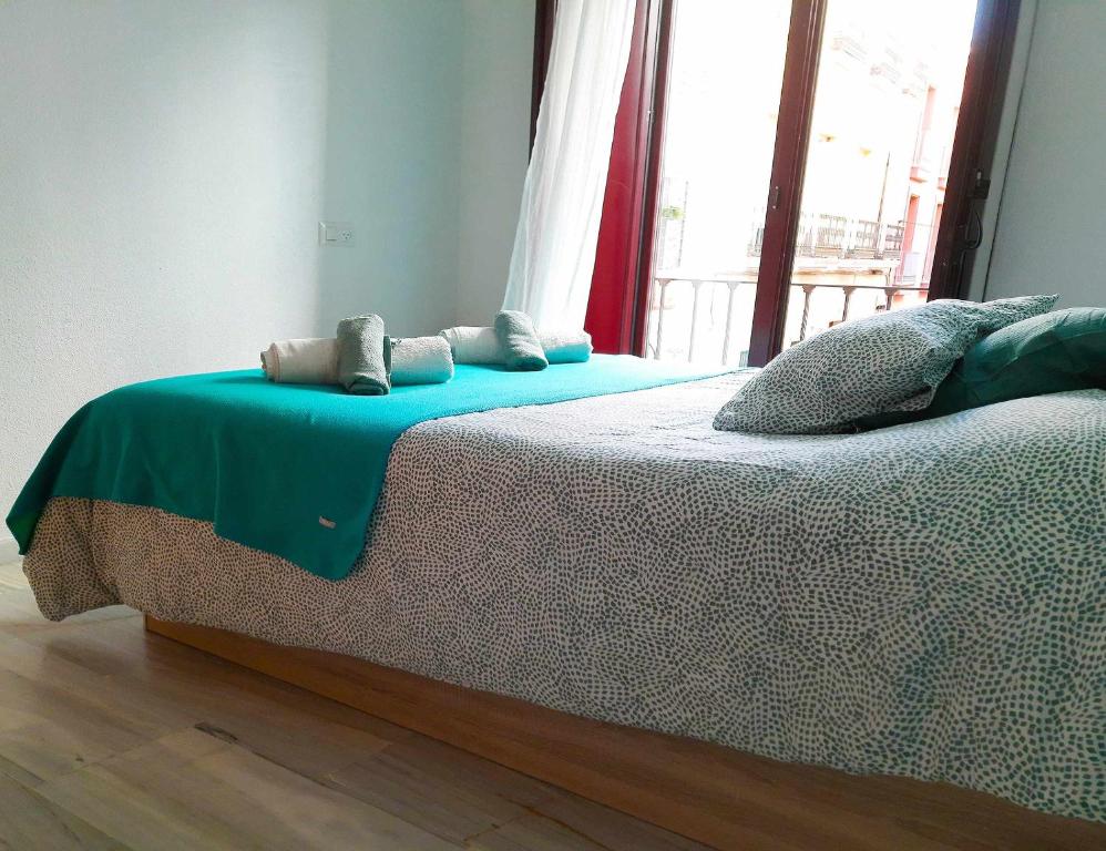 Postel nebo postele na pokoji v ubytování Lovely Center Apartments Seville - Sunny Balcony Alfalf