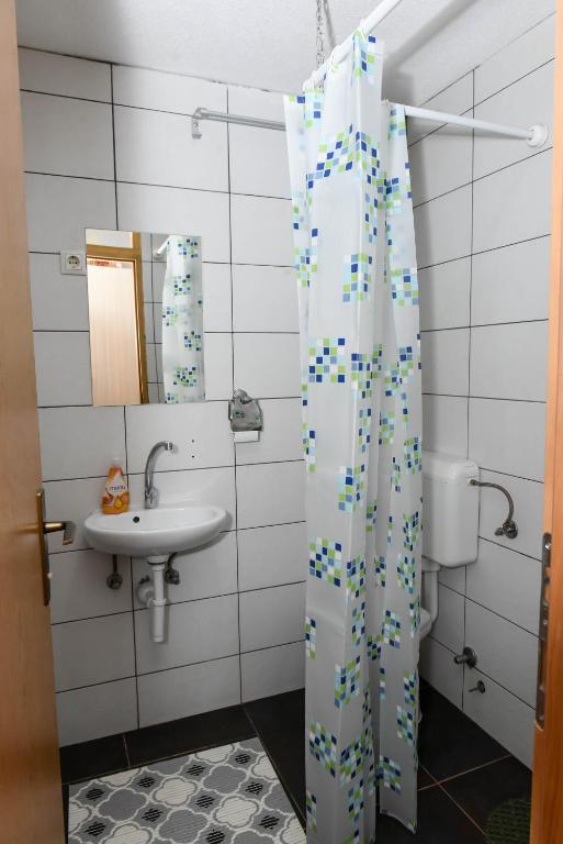 Jajce Youth - Camp and Accommodation - Standard Triple Room