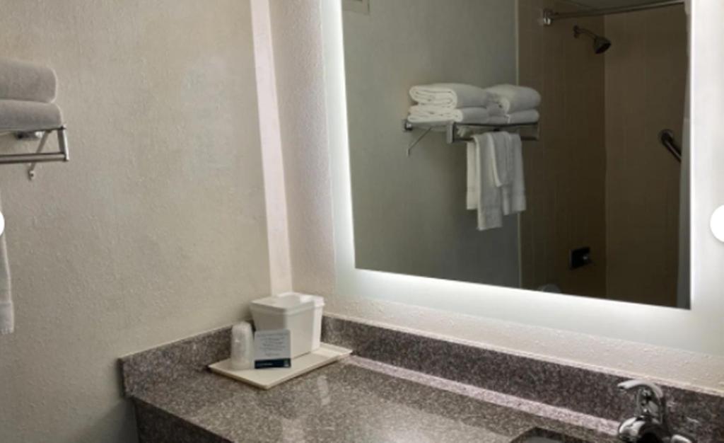 Quality Inn & Conference Center - Habitación Doble: Accesible/no Fumar
