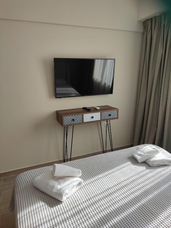 Amazing Apartments @ Aiolou Str. - Deluxe King Studio