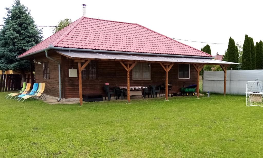 Vonkajšia záhrada v ubytovaní Vacsacsi vendégház