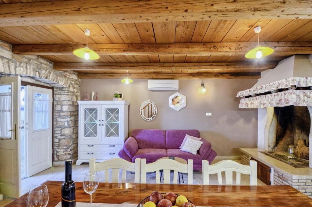 Posedenie v ubytovaní Villa Rosana in Muntić - Haus für 4-5 Personen