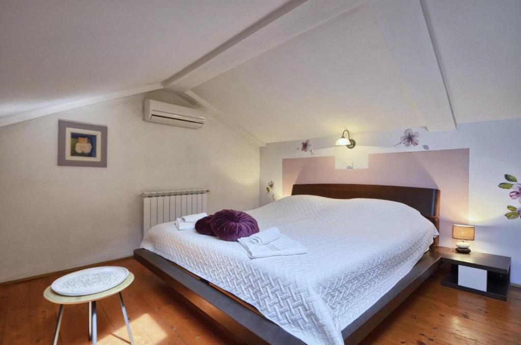 Posteľ alebo postele v izbe v ubytovaní Villa Rosana in Muntić - Haus für 4-5 Personen