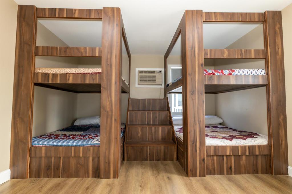 Seaside Sands Inn - 