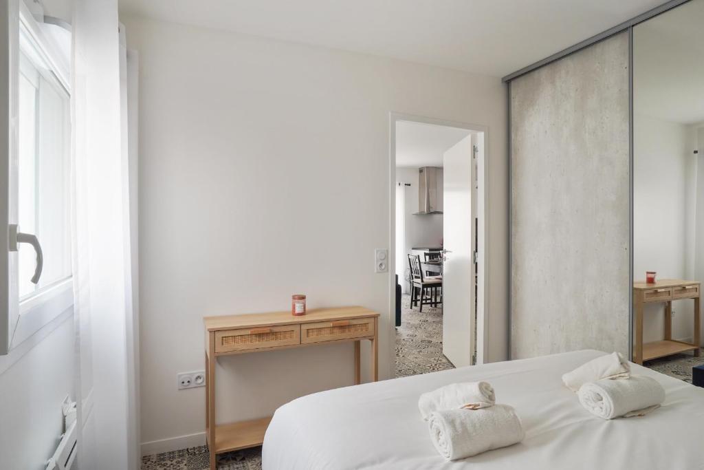 Zdjęcie z galerii obiektu Appartement des Tours - Welkeys w La Rochelle