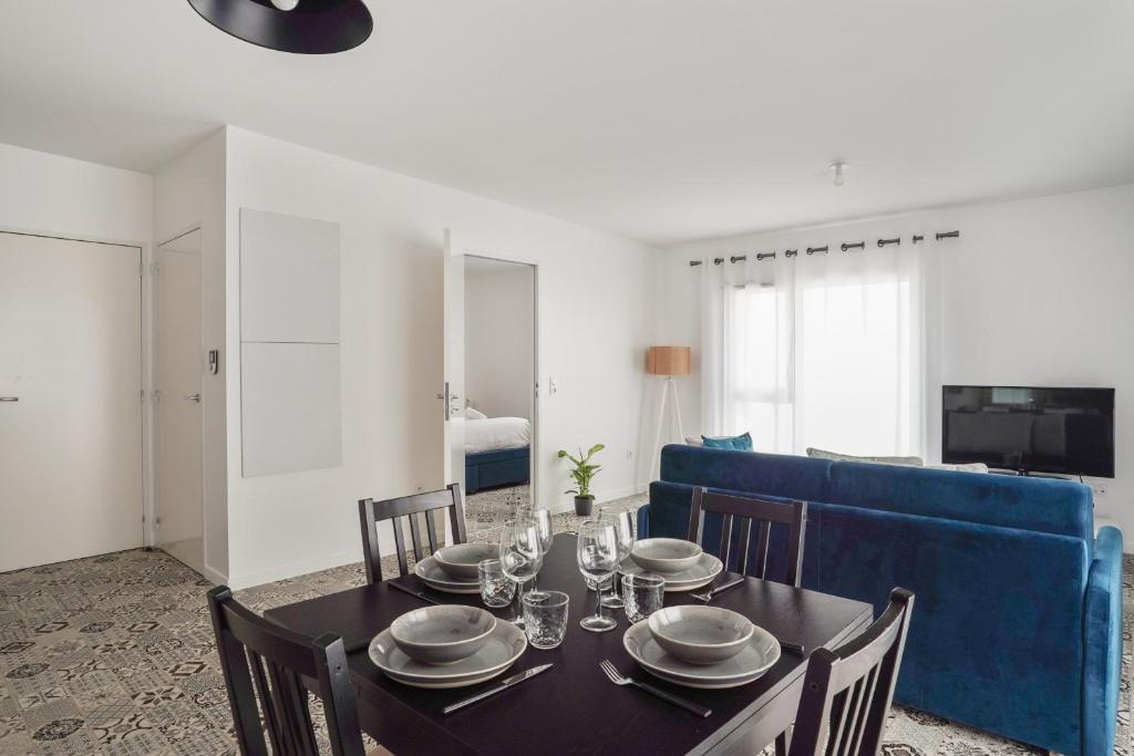 Zdjęcie z galerii obiektu Appartement des Tours - Welkeys w La Rochelle