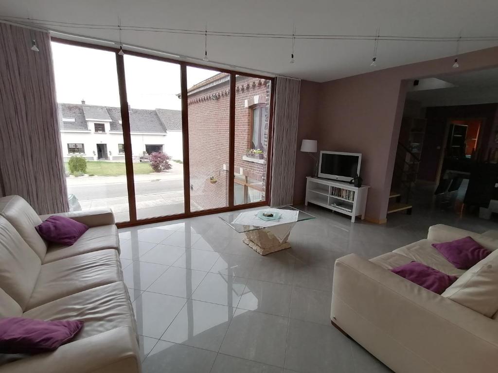 Ảnh trong thư viện ảnh của L'Atelier d'Arthur - Gîte chaleureux avec jacuzzi. ở Tenneville