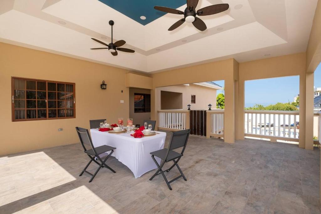 Villa De-Luxe Paradise