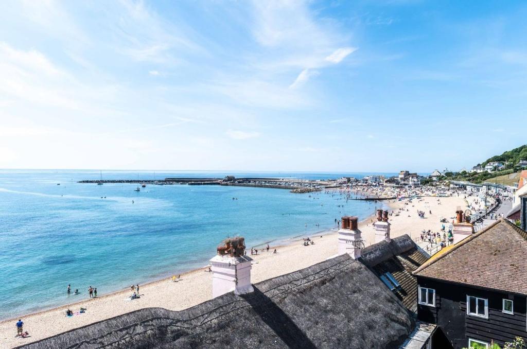 3 Beach Way House, Lyme Regis (updated prices 2024)