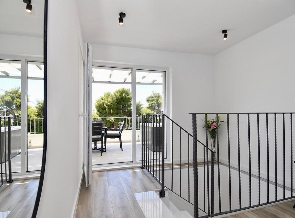 Modern Jacuzzi Apartment Mickey - 7