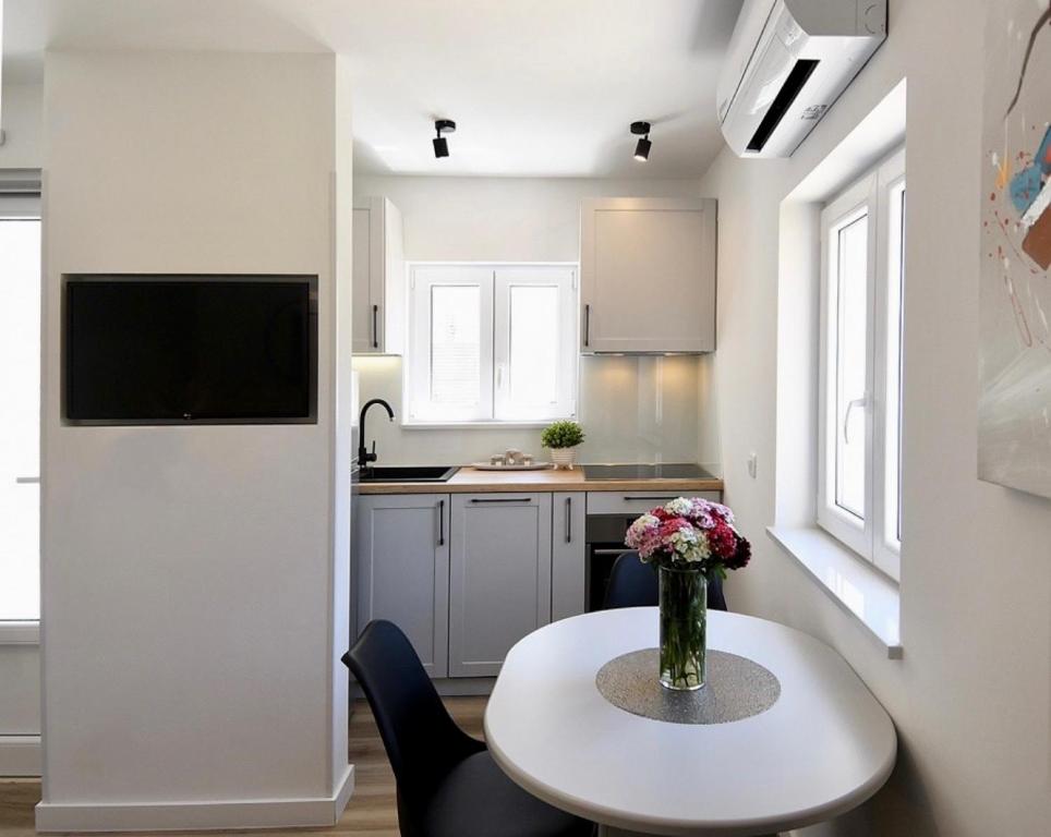 Modern Jacuzzi Apartment Mickey - 12