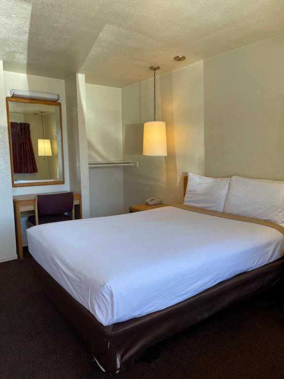 Palms Inn & Suites - Queen Room - Acceso A La Discapacidad