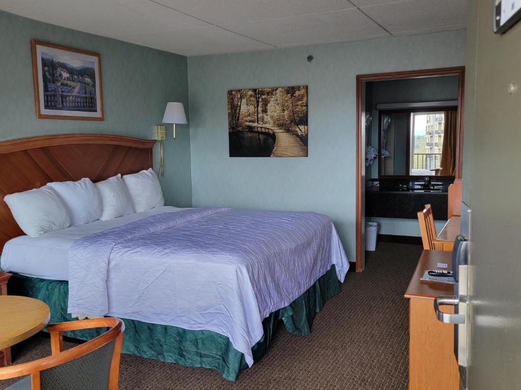 Downtown Inn photo