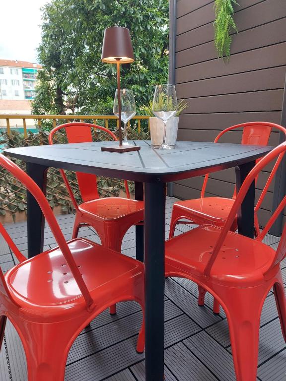 Zdjęcie z galerii obiektu PETITE MAISON ELEGANTE MONOLOCALE CON TERRAZZA w mieście Chiavari