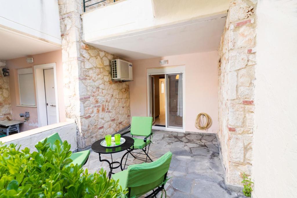 Balcone o terrazza di F & B Summer Collection - Kassandra - Siviri