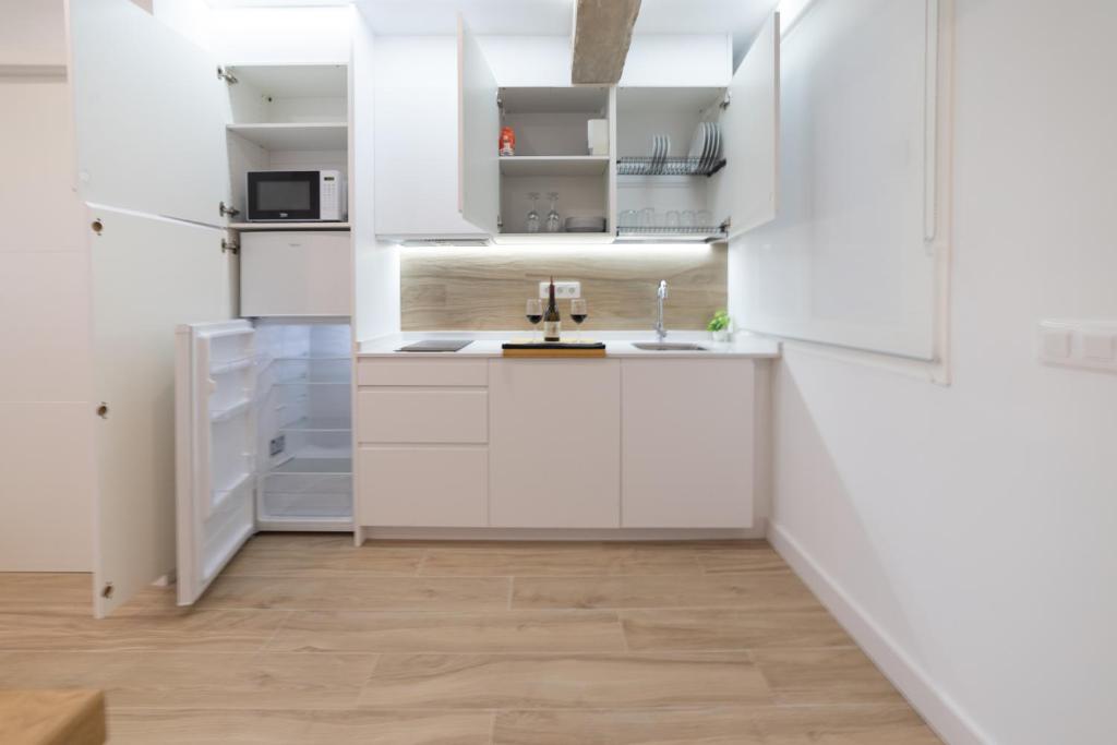 Kuchyň nebo kuchyňský kout v ubytování Apartamento Logroño Plaza Ayuntamiento