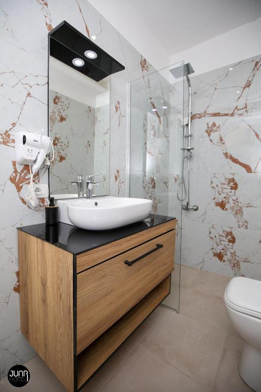 Koupelna v ubytování Skyhill Boutique Hotel