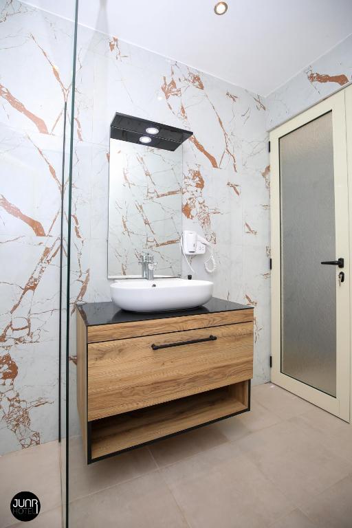 Koupelna v ubytování Skyhill Boutique Hotel