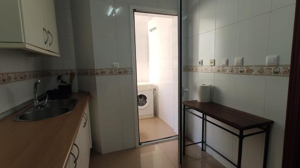 Zdjęcie z galerii obiektu Piso en Teatinos Recinto ferial w Maladze