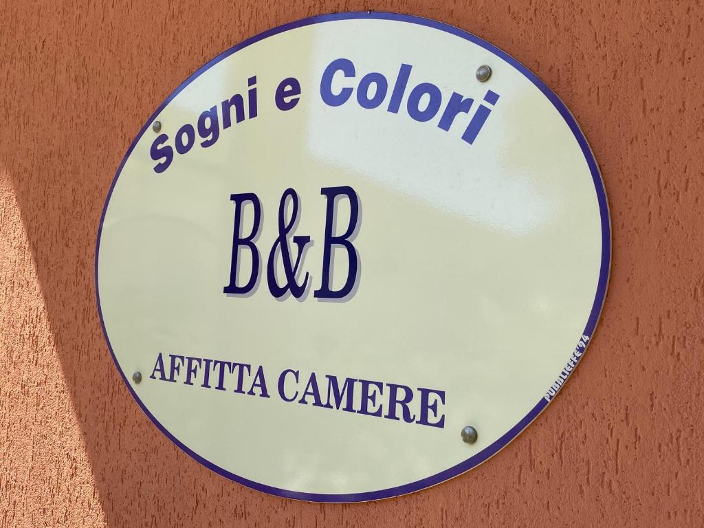 a sign for a gorilla colorado bbcarma conference at Sogni e Colori in Villanova dʼAlbenga
