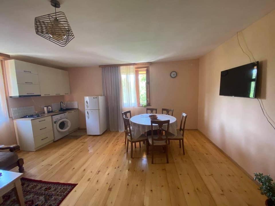 Kuchyň nebo kuchyňský kout v ubytování guesthouse MUKHA