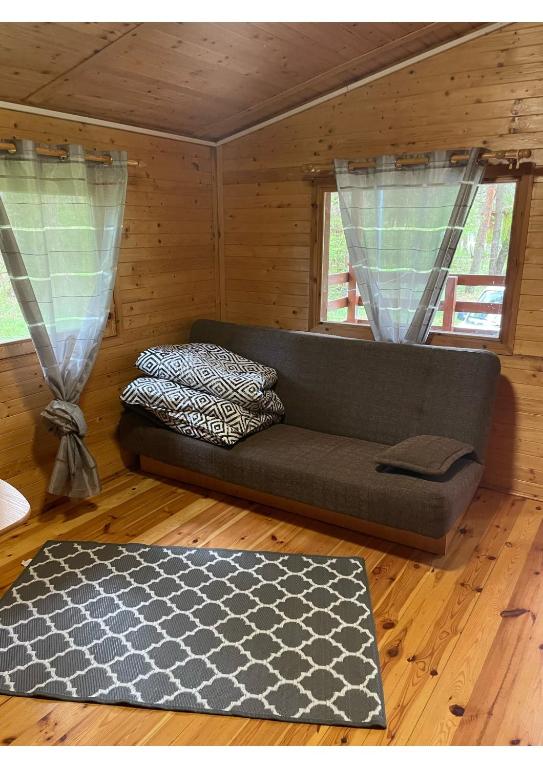 Domek letniskowy nad jeziorem - One-Bedroom House