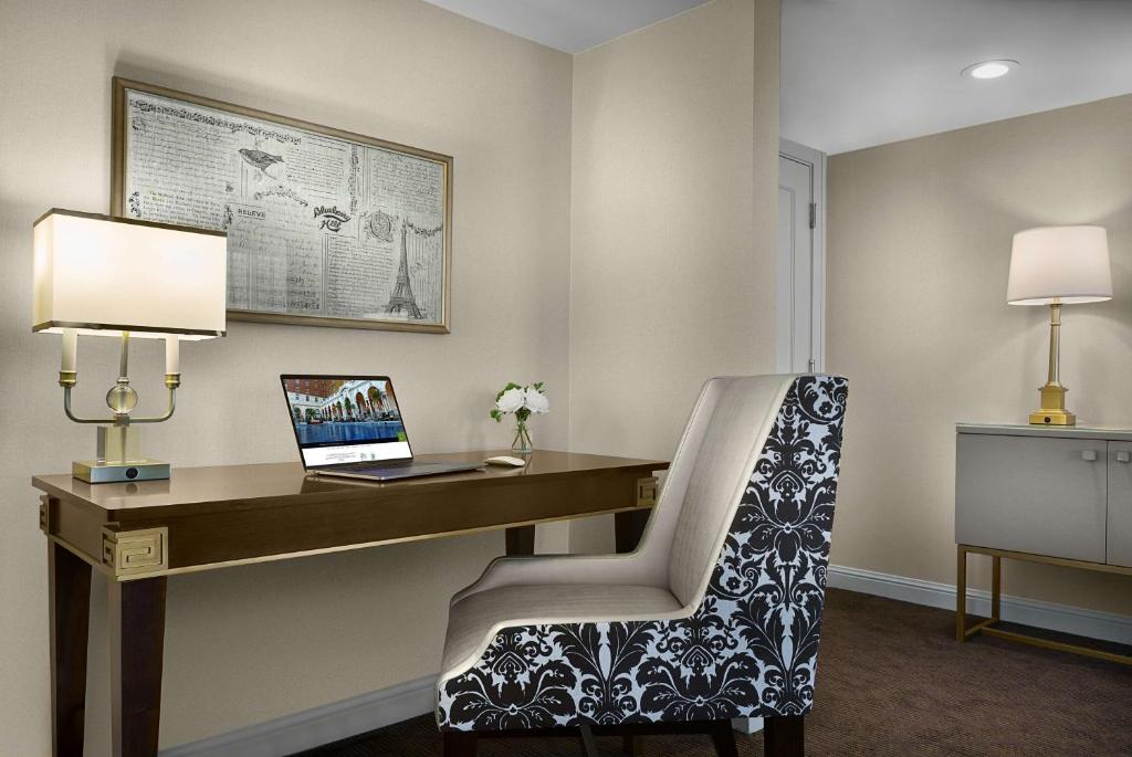 The Royal Sonesta Chase Park Plaza St Louis - Suite De Deux Chambres Avec Lit Royal Et Queennes