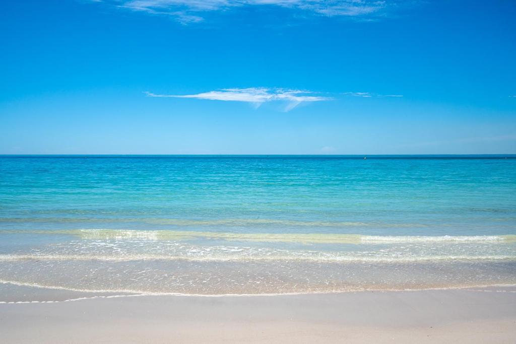 To the Beach - Unit 2 Cape View Resort – Photos 1