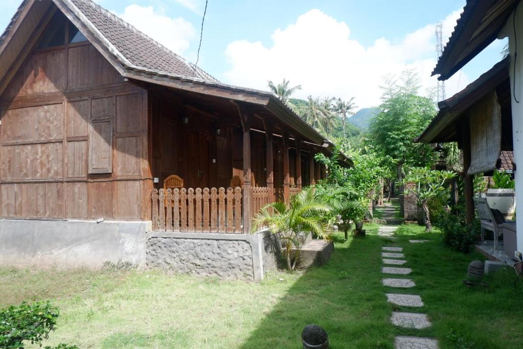 Κήπος έξω από το Satria House Amed