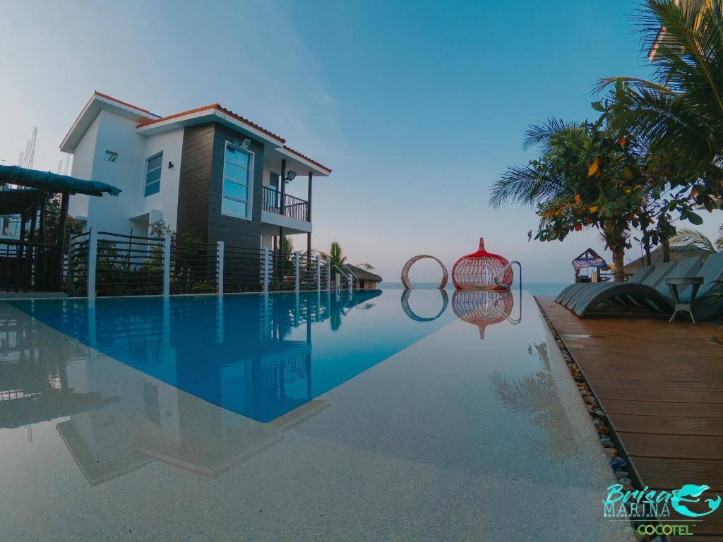 Bazén v ubytování Brisa Marina Beach Resort powered by Cocotel nebo v jeho okolí