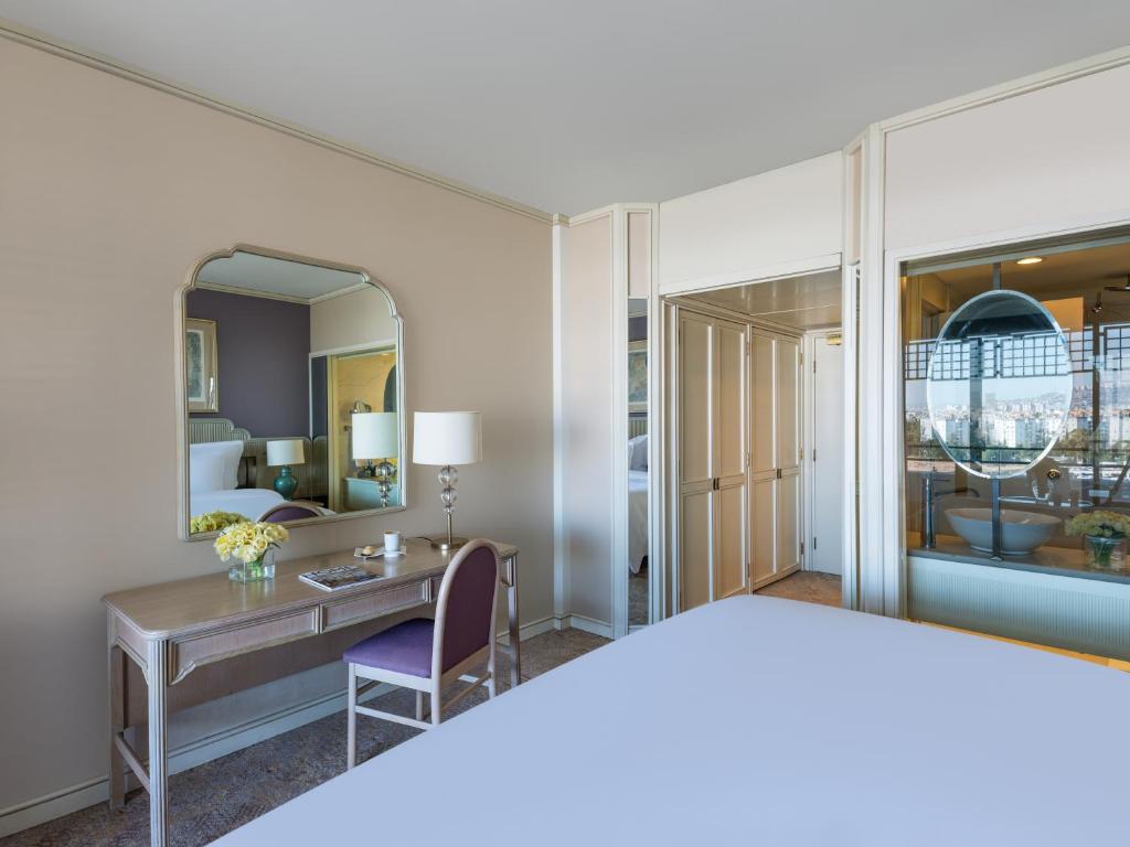 Rixos Downtown Antalya - The Land Of Legends Access - Deluxe King Bed Room Con Vista A La Ciudad