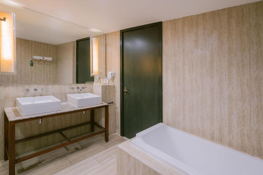 Koupelna v ubytování Lv8 Resort Hotel