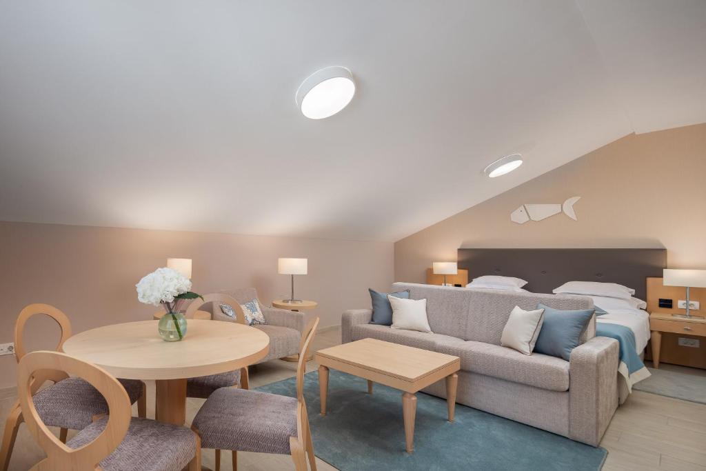 Aparthotel Flora - 8