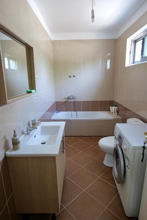 Top Hill Villa - Image 6