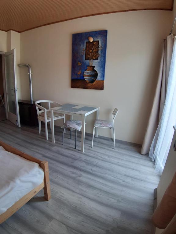 Posteľ alebo postele v izbe v ubytovaní MiniBali Apartmanok